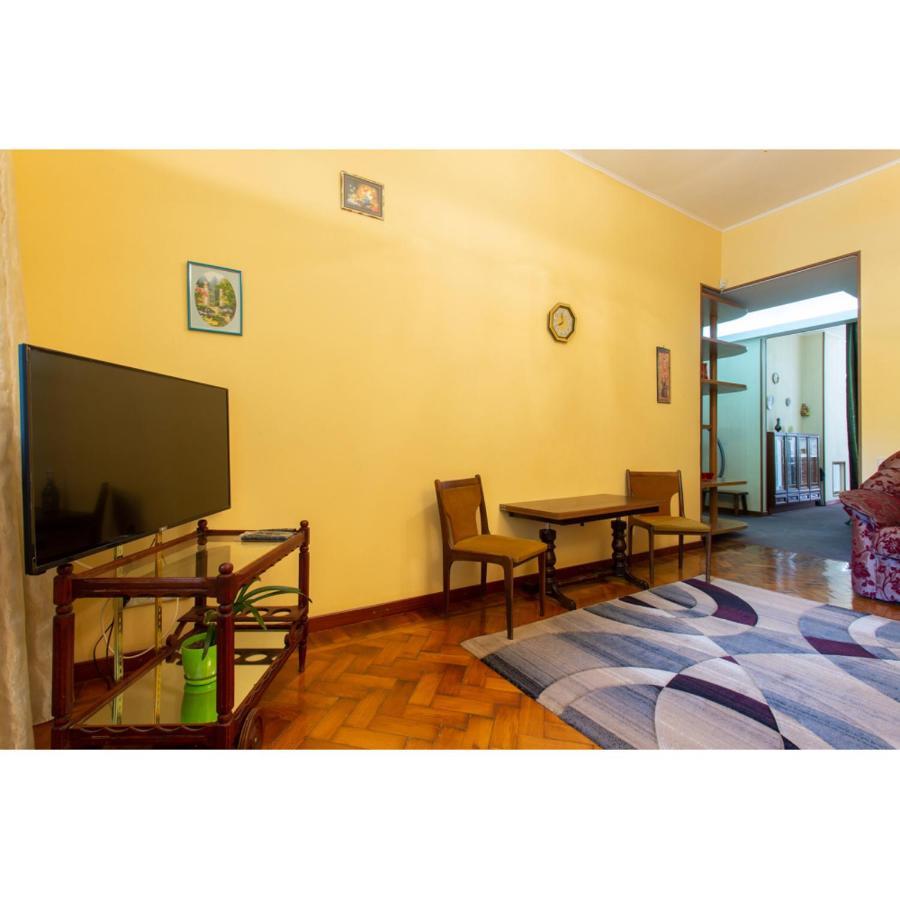 Cozy Apartment On Nezalezhnosti Avenue Kharkiv Exterior photo